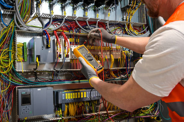 Best Licensed Electrician  in Eastmont, WA